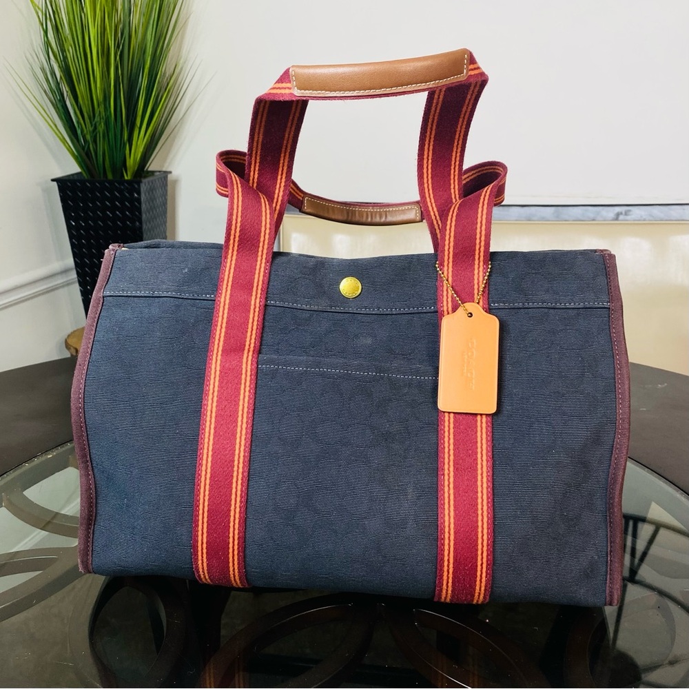 COACH Spin Tote 42 Signature Jacquard in Black/Red - Picture 3 of 12